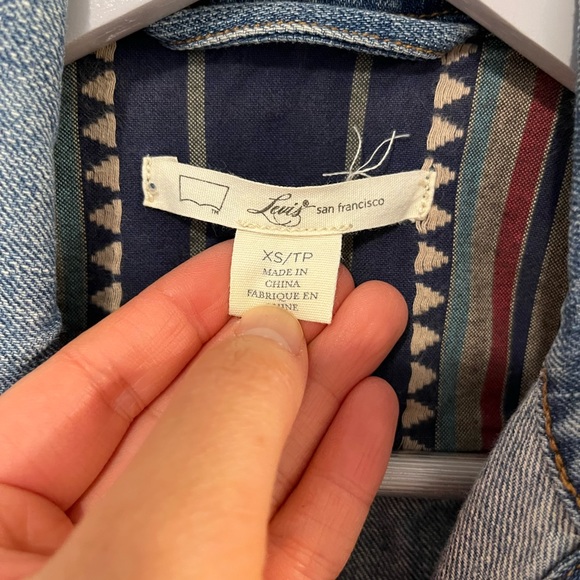 Levi’s Denim Vest - Picture 2 of 3